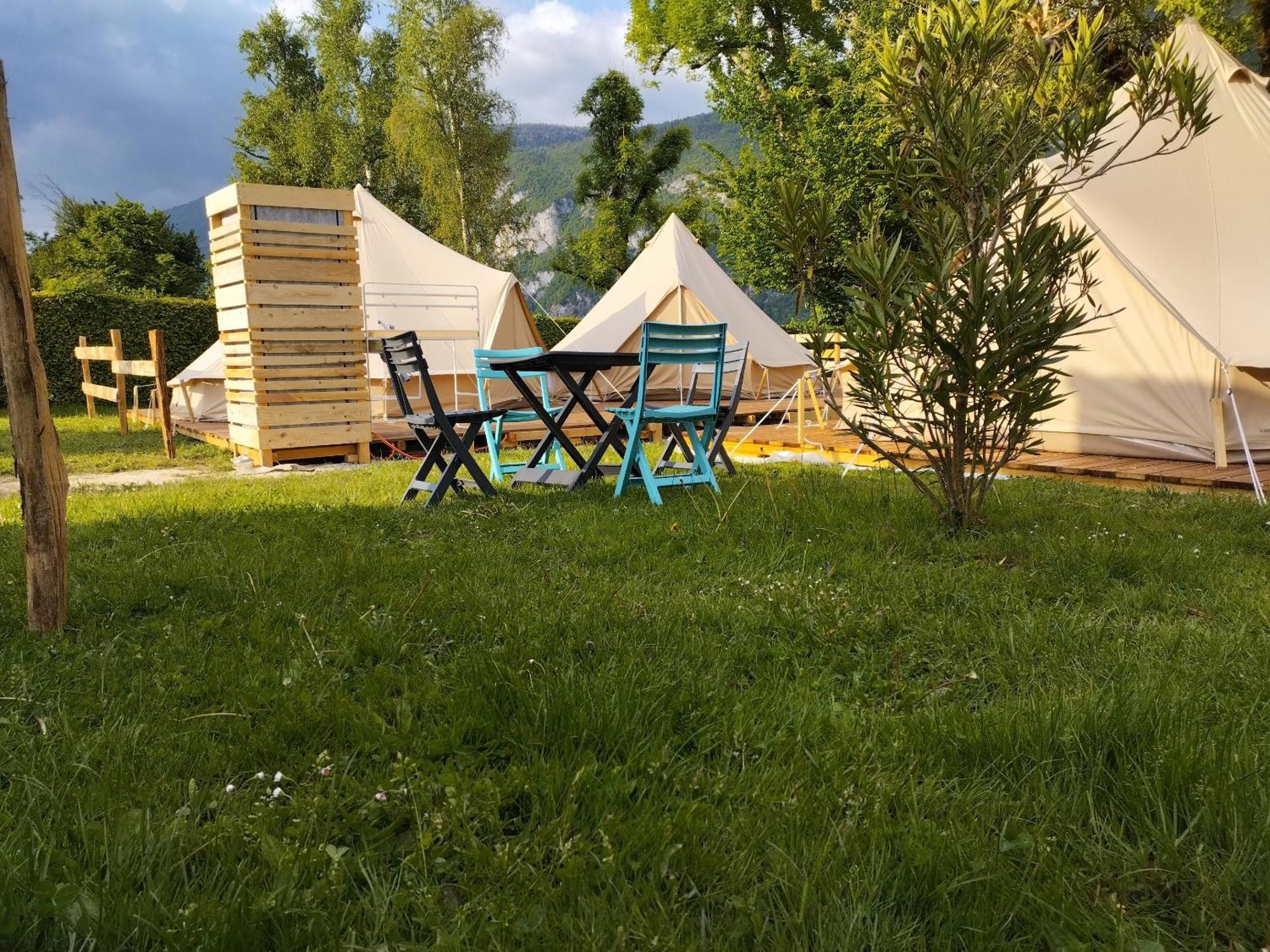 Отель Camping Le Hameau Des Pecheurs Новалез Экстерьер фото
